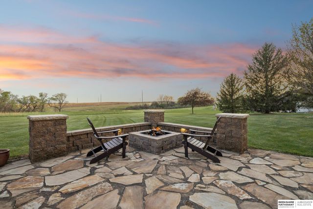 4733 W High Ridge Road, Lincoln, NE 68522