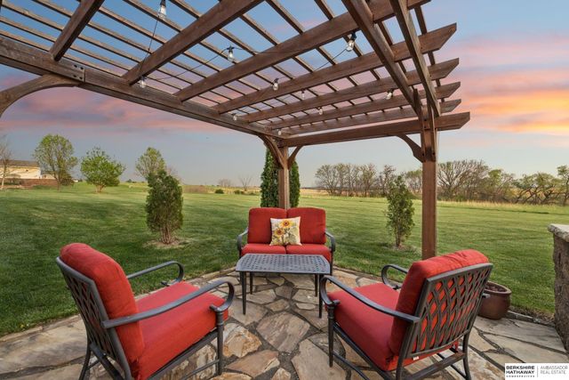 4733 W High Ridge Road, Lincoln, NE 68522