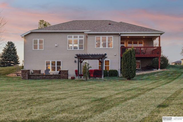 4733 W High Ridge Road, Lincoln, NE 68522