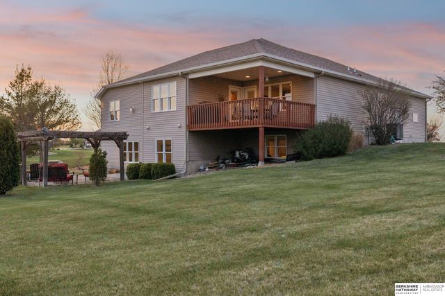 4733 W High Ridge Road, Lincoln, NE 68522