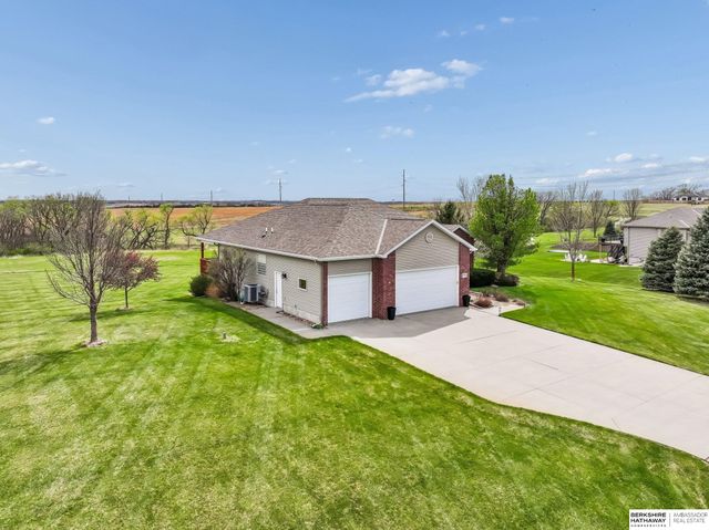 4733 W High Ridge Road, Lincoln, NE 68522