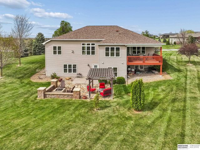 4733 W High Ridge Road, Lincoln, NE 68522