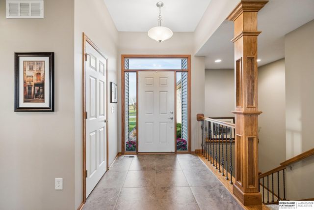 4733 W High Ridge Road, Lincoln, NE 68522