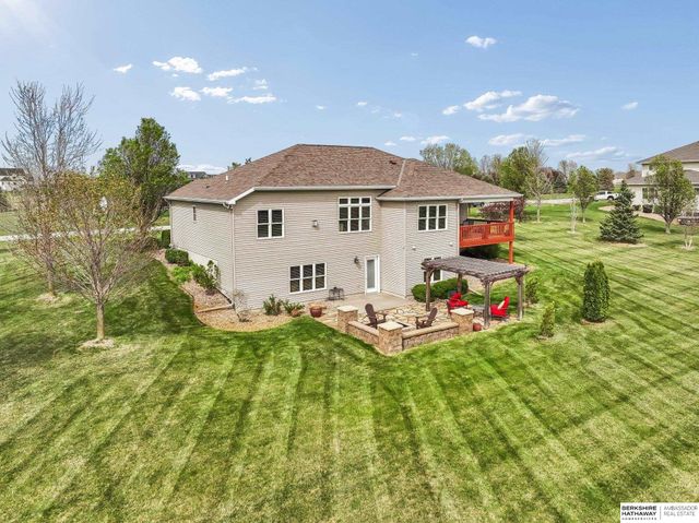 4733 W High Ridge Road, Lincoln, NE 68522