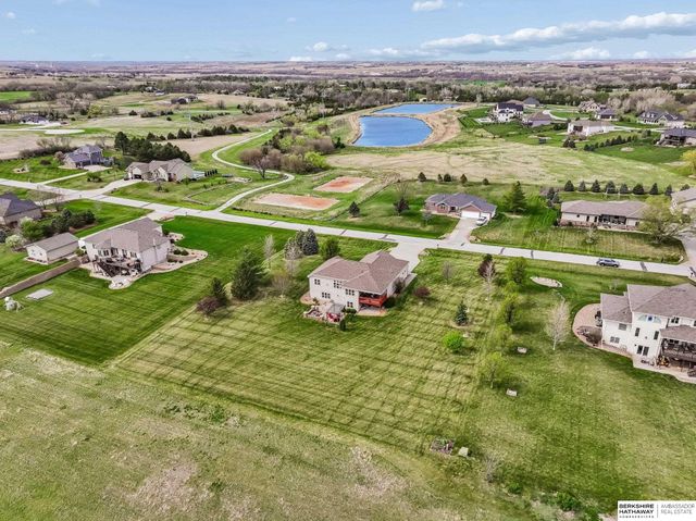 4733 W High Ridge Road, Lincoln, NE 68522