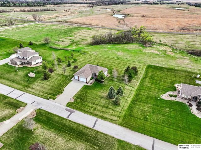 4733 W High Ridge Road, Lincoln, NE 68522