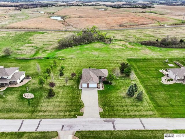 4733 W High Ridge Road, Lincoln, NE 68522