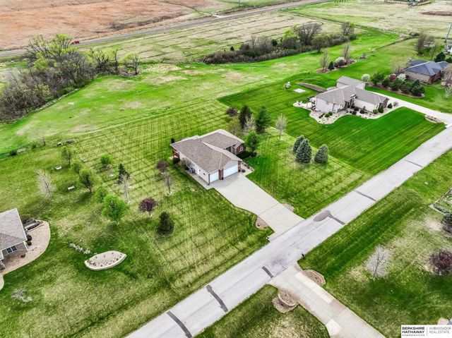 4733 W High Ridge Road, Lincoln, NE 68522