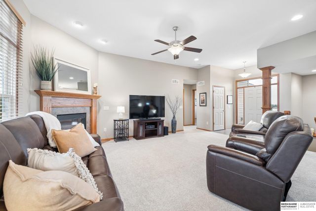 4733 W High Ridge Road, Lincoln, NE 68522