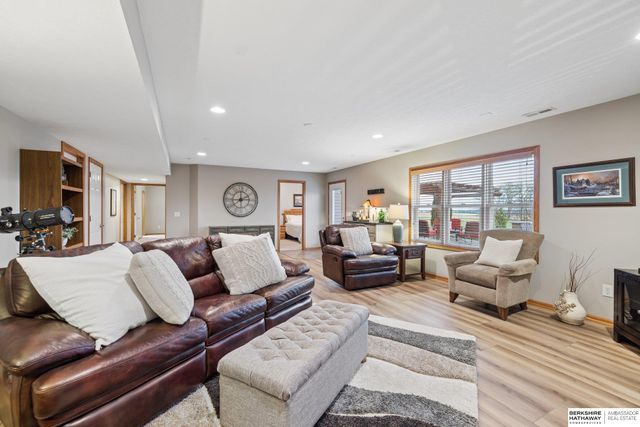 4733 W High Ridge Road, Lincoln, NE 68522