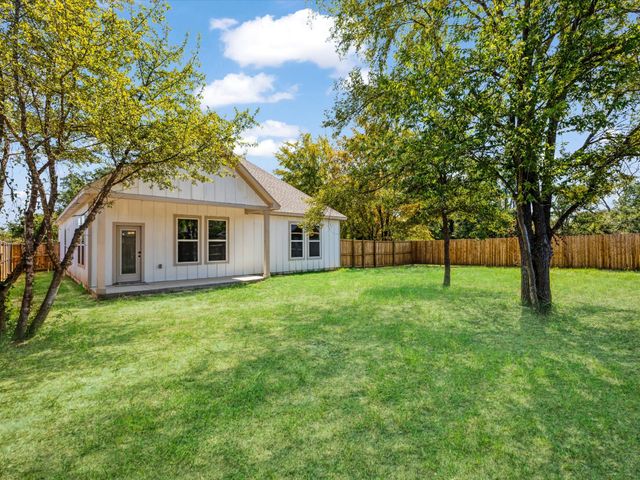 317 Kapuna Drive, Tool, TX 75143