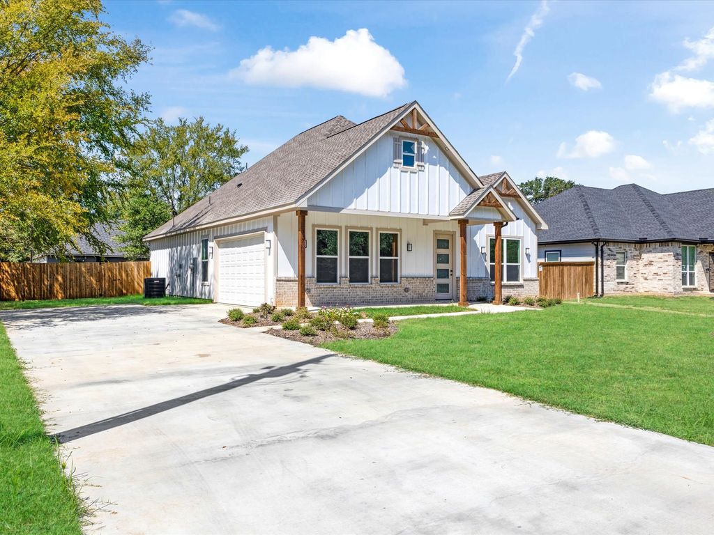 317 Kapuna Drive, Tool, TX 75143