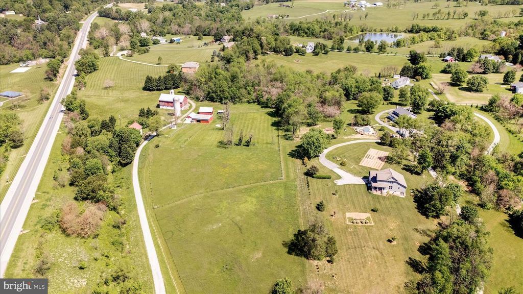 Image 2 of property listing at 20508 GAPLAND RD, Rohrersville, MD 21779