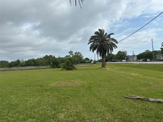 436 9th Street, San Leon, TX 77539