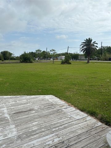 436 9th Street, San Leon, TX 77539