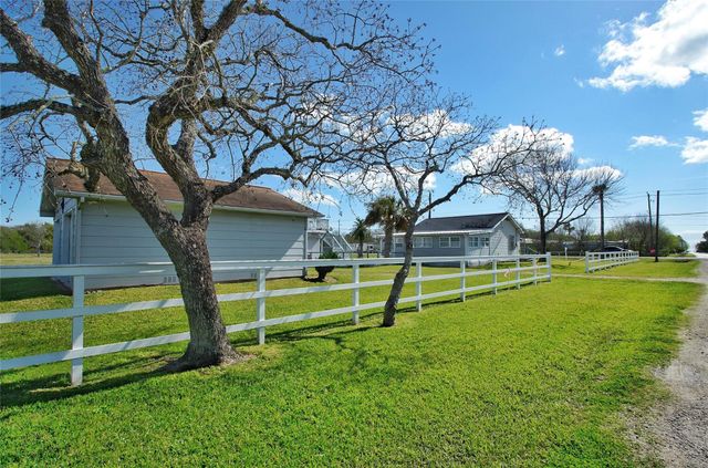 436 9th Street, San Leon, TX 77539