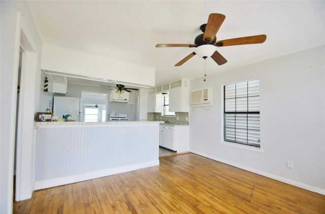 436 9th Street, San Leon, TX 77539