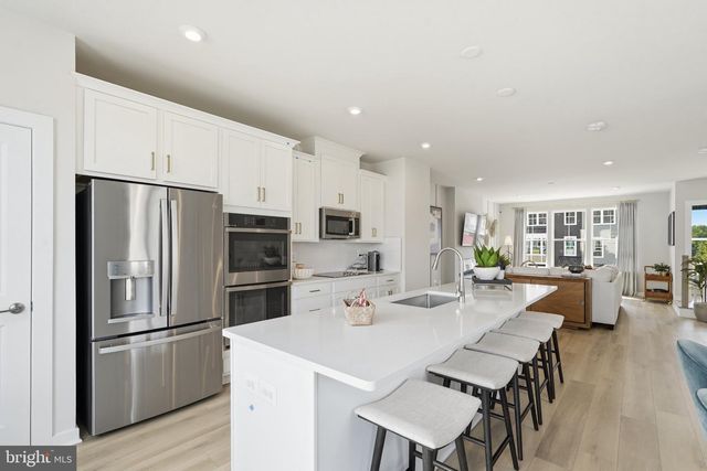 10791 PENNYWELL GARDEN RD, Manassas, VA 20112