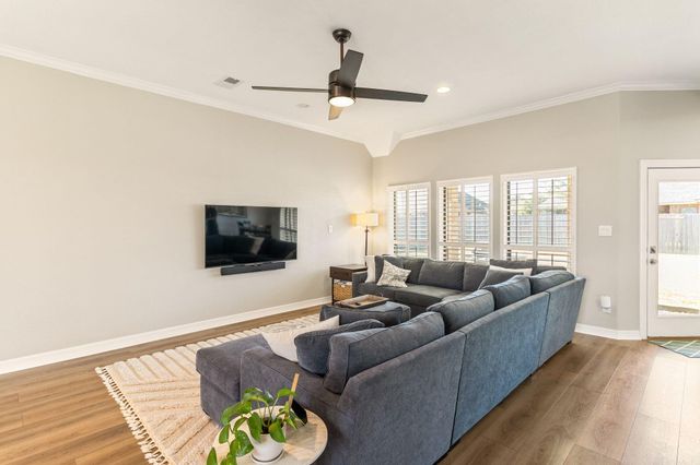 105 Gadwall Drive, Clute, TX 77531