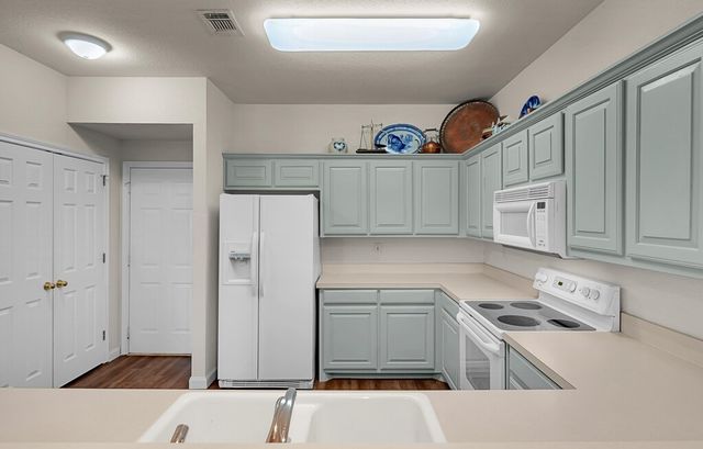27095 Meadowmore Court 402, Whitney, TX 76692