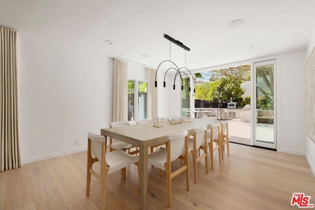 1431 Stradella Road, Los Angeles, CA 90077