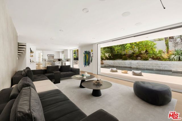 1431 Stradella Road, Los Angeles, CA 90077