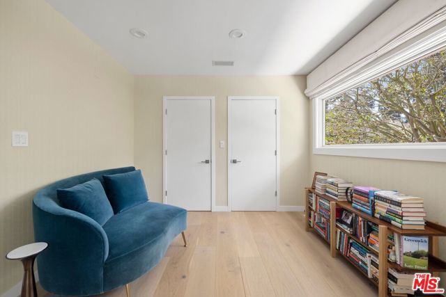 1431 Stradella Road, Los Angeles, CA 90077