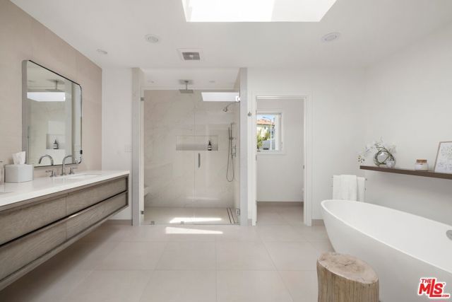1431 Stradella Road, Los Angeles, CA 90077