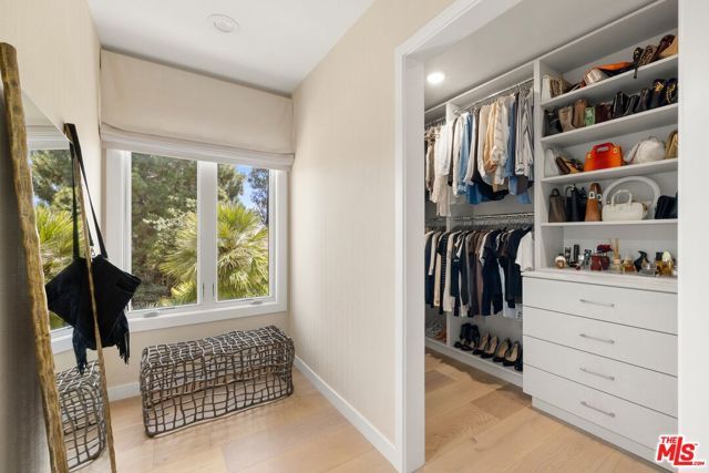1431 Stradella Road, Los Angeles, CA 90077