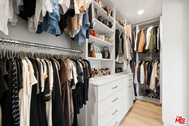 1431 Stradella Road, Los Angeles, CA 90077