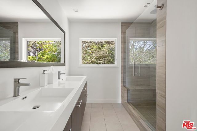 1431 Stradella Road, Los Angeles, CA 90077