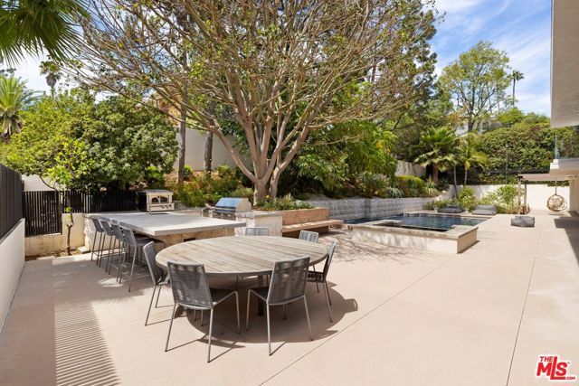 1431 Stradella Road, Los Angeles, CA 90077