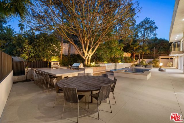 1431 Stradella Road, Los Angeles, CA 90077