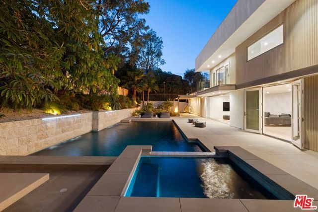 1431 Stradella Road, Los Angeles, CA 90077