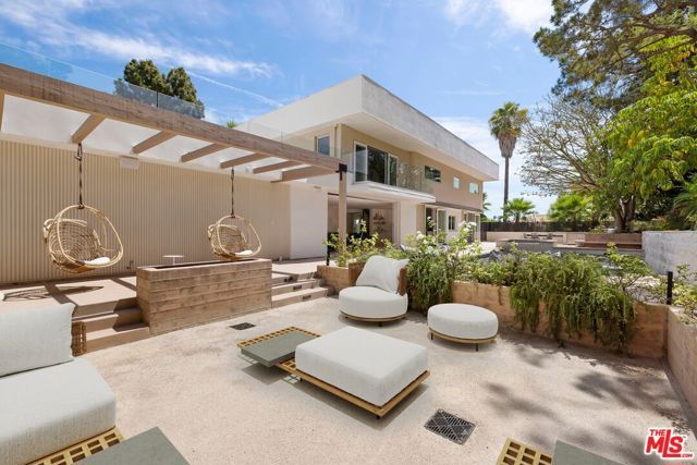 1431 Stradella Road, Los Angeles, CA 90077