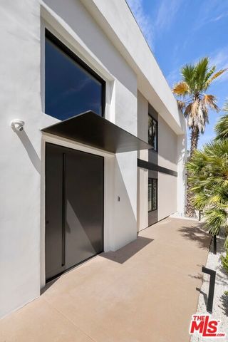 1431 Stradella Road, Los Angeles, CA 90077