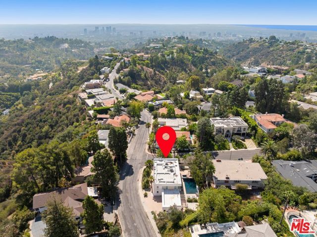 1431 Stradella Road, Los Angeles, CA 90077