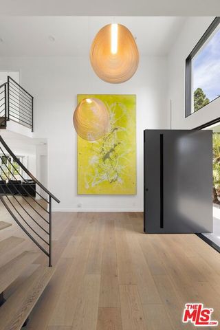 1431 Stradella Road, Los Angeles, CA 90077