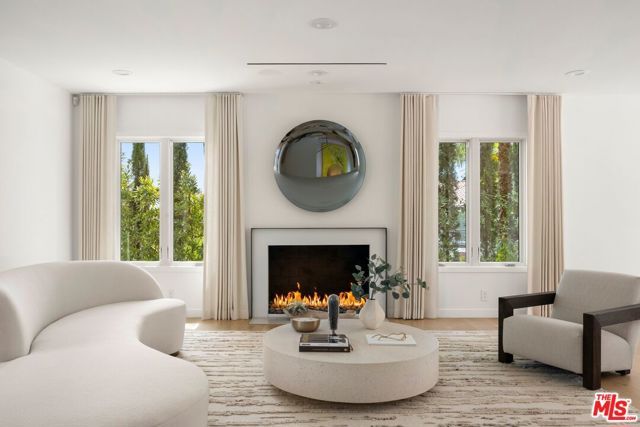 1431 Stradella Road, Los Angeles, CA 90077