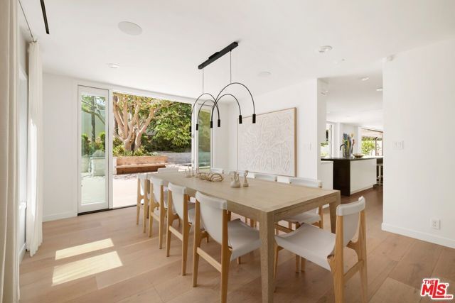 1431 Stradella Road, Los Angeles, CA 90077