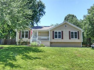 2400 S Park Avenue, Oak Grove, MO 64075