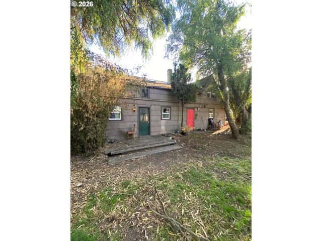 2493 PORTLAND Aly, Eugene, OR 97405