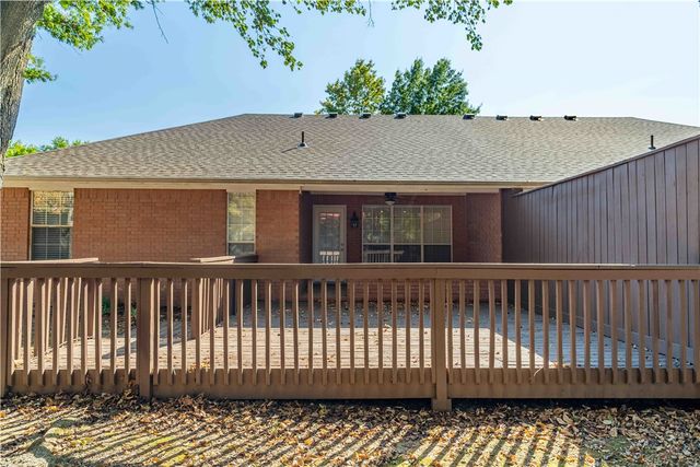 2580 & 2582 E Kantz Drive, Fayetteville, AR 72703