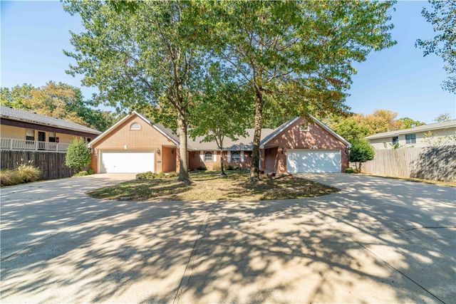 2580 & 2582 E Kantz Drive, Fayetteville, AR 72703