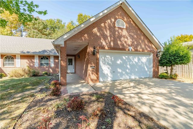2580 & 2582 E Kantz Drive, Fayetteville, AR 72703