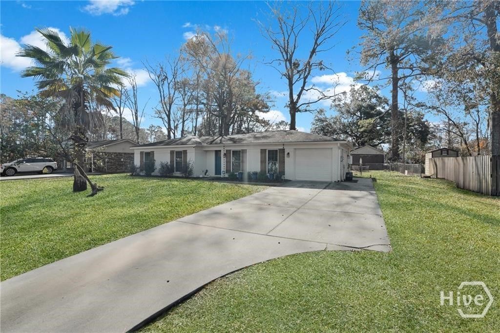 Image 4 of property listing at 70 Quail Lane, Richmond Hill, GA 31324