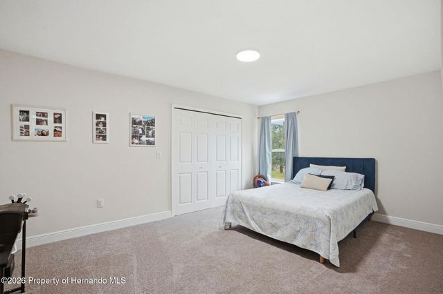 7279 Blackbird Avenue, Weeki Wachee, FL 34613
