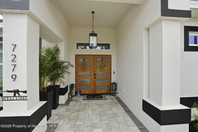 7279 Blackbird Avenue, Weeki Wachee, FL 34613