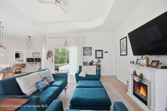 7279 Blackbird Avenue, Weeki Wachee, FL 34613