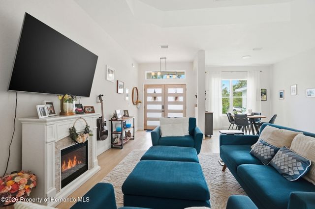 7279 Blackbird Avenue, Weeki Wachee, FL 34613